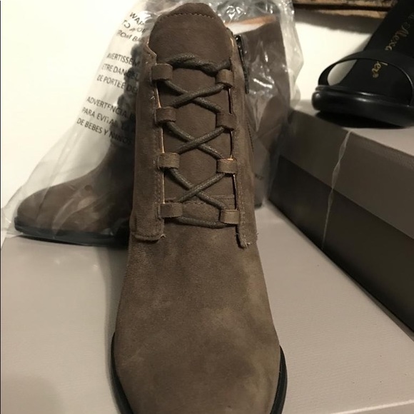 Franco Sarto suede tan booties - Picture 3 of 7